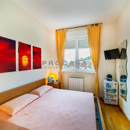 Pretty With Terrace And Parking Apartman La Spezia